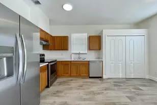 18417 Meadow Blossom Ln, Tampa, FL 33647 - Photo 10