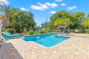 121 Carlyle Dr, Palm Harbor, FL 34683 - Photo 14