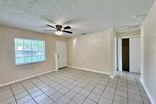 10015 N Aster Ave, Tampa, FL 33612 - Photo 6