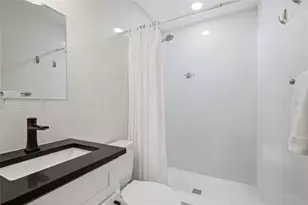 3305 W Ballast Point Blvd, Tampa, FL 33611 - Photo 20