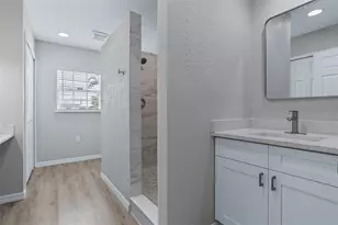 711 Bayshore Dr, Tarpon Springs, FL 34689 - Photo 26