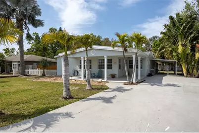 711 Bayshore Drive, Tarpon Springs, FL 34689 - Photo 1