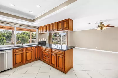 1820 Tanglewood Drive NE, Saint Petersburg, FL 33702 - Photo 10