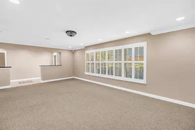 1820 Tanglewood Drive NE, Saint Petersburg, FL 33702 - Photo 16