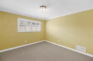 1820 Tanglewood Dr NE, Saint Petersburg, FL 33702 - Photo 30