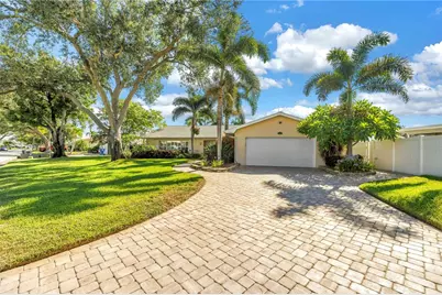 1820 Tanglewood Drive NE, Saint Petersburg, FL 33702 - Photo 58