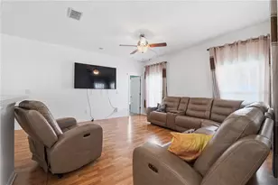 704 Parsons Pointe St, Seffner, FL 33584 - Photo 10