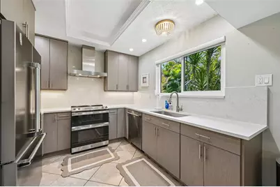 4712 Glenbrooke Drive, Sarasota, FL 34243 - Photo 6