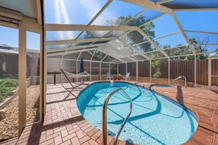 11311 Linbanks Pl, Tampa, FL 33617 - Photo 12