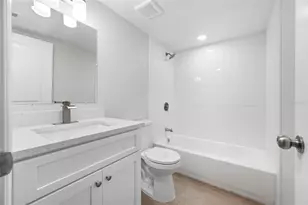 8012 Blind Pass Rd, Saint Petersburg, FL 33706 - Photo 8