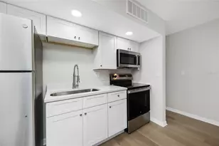 8012 Blind Pass Rd, Saint Petersburg, FL 33706 - Photo 4
