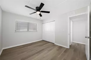 7950 Blind Pass Rd, Saint Petersburg, FL 33706 - Photo 24