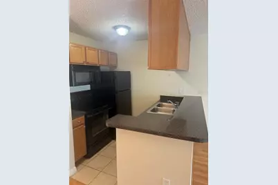 220 Lake Parsons Green #205, Brandon, FL 33511 - Photo 8