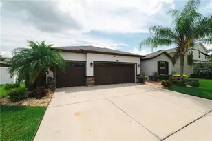 5635 Fisher Glen Loop, Wesley Chapel, FL 33545 - Photo 2
