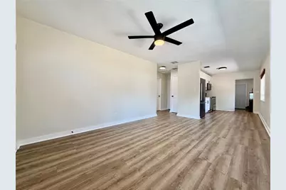 3745 10th Avenue S, Saint Petersburg, FL 33711 - Photo 6