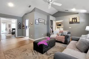 1048 Malletwood Dr, Brandon, FL 33510 - Photo 12