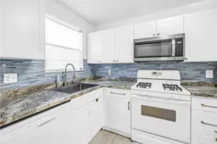 5750 80th Street N, Saint Petersburg, FL 33709 - Photo 2