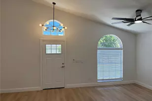 245 Chardonnay Pl, Valrico, FL 33594 - Photo 2