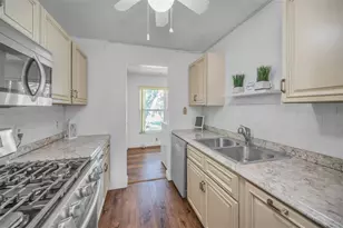 5725 80th St N, Saint Petersburg, FL 33709 - Photo 12