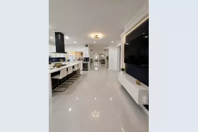 452 Bath Club Boulevard N, North Redington Beach, FL 33708 - Photo 4