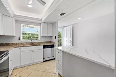 3981 Maceachen Boulevard #330, Sarasota, FL 34233 - Photo 10