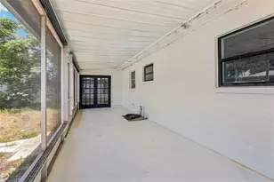 104 E Grapefruit Cir, Clearwater, FL 33759 - Photo 14
