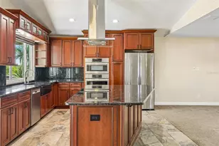 300 90th Ave NE, Saint Petersburg, FL 33702 - Photo 30