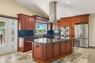 300 90th Ave NE, Saint Petersburg, FL 33702 - Photo 28