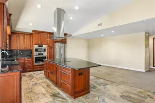 300 90th Ave NE, Saint Petersburg, FL 33702 - Photo 30