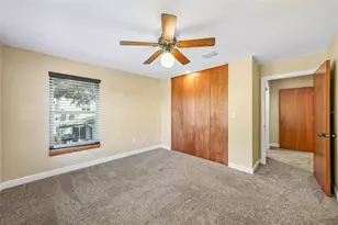 300 90th Ave NE, Saint Petersburg, FL 33702 - Photo 36