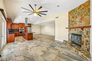 300 90th Ave NE, Saint Petersburg, FL 33702 - Photo 22