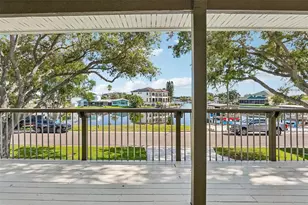300 90th Ave NE, Saint Petersburg, FL 33702 - Photo 14