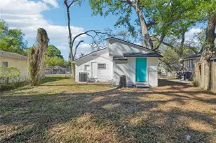 2111 E Ellicott St, Tampa, FL 33610 - Photo 18