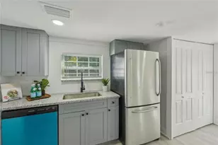 2111 E Ellicott St, Tampa, FL 33610 - Photo 10