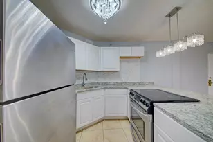 3315 58th Ave S, Saint Petersburg, FL 33712 - Photo 8
