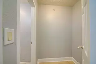 3315 58th Ave S, Saint Petersburg, FL 33712 - Photo 14