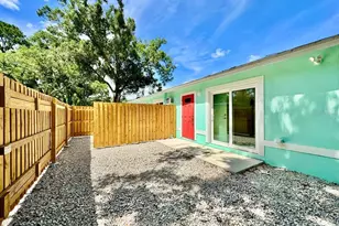 4306 Porpoise Dr, Tampa, FL 33617 - Photo 4