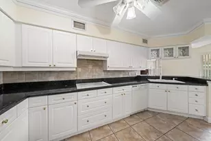 230 Garden Cir, Belleair, FL 33756 - Photo 10
