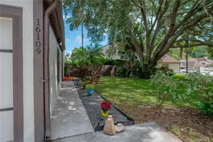 16109 Dawnview Dr, Tampa, FL 33624 - Photo 10