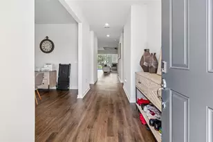 6390 Bradford Woods Dr, Zephyrhills, FL 33542 - Photo 2