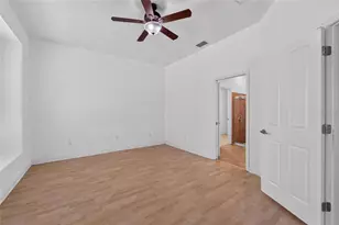 1143 Wrightswynde Ct, Wesley Chapel, FL 33543 - Photo 16