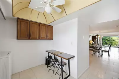 7050 Sunset Drive S #216, Saint Petersburg, FL 33707 - Photo 18