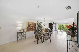 7050 Sunset Dr S, Saint Petersburg, FL 33707 - Photo 2