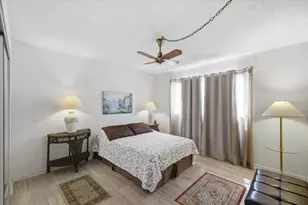 7050 Sunset Dr S, Saint Petersburg, FL 33707 - Photo 14