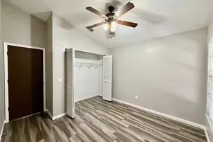 8711 Busch Oaks St, Tampa, FL 33617 - Photo 34