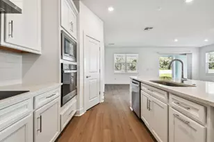 6718 Asbury Barnes Ln, Wesley Chapel, FL 33545 - Photo 4