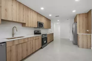 1736 W Country Club, Tampa, FL 33612 - Photo 38