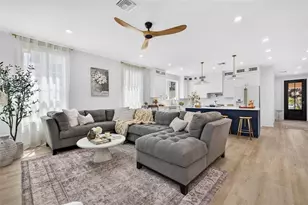 1717 Massachusetts Ave NE, Saint Petersburg, FL 33703 - Photo 2