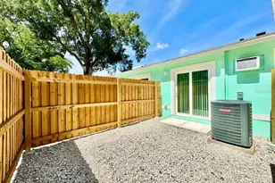 4306 Porpoise Dr, Tampa, FL 33617 - Photo 4