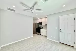4306 Porpoise Dr, Tampa, FL 33617 - Photo 6